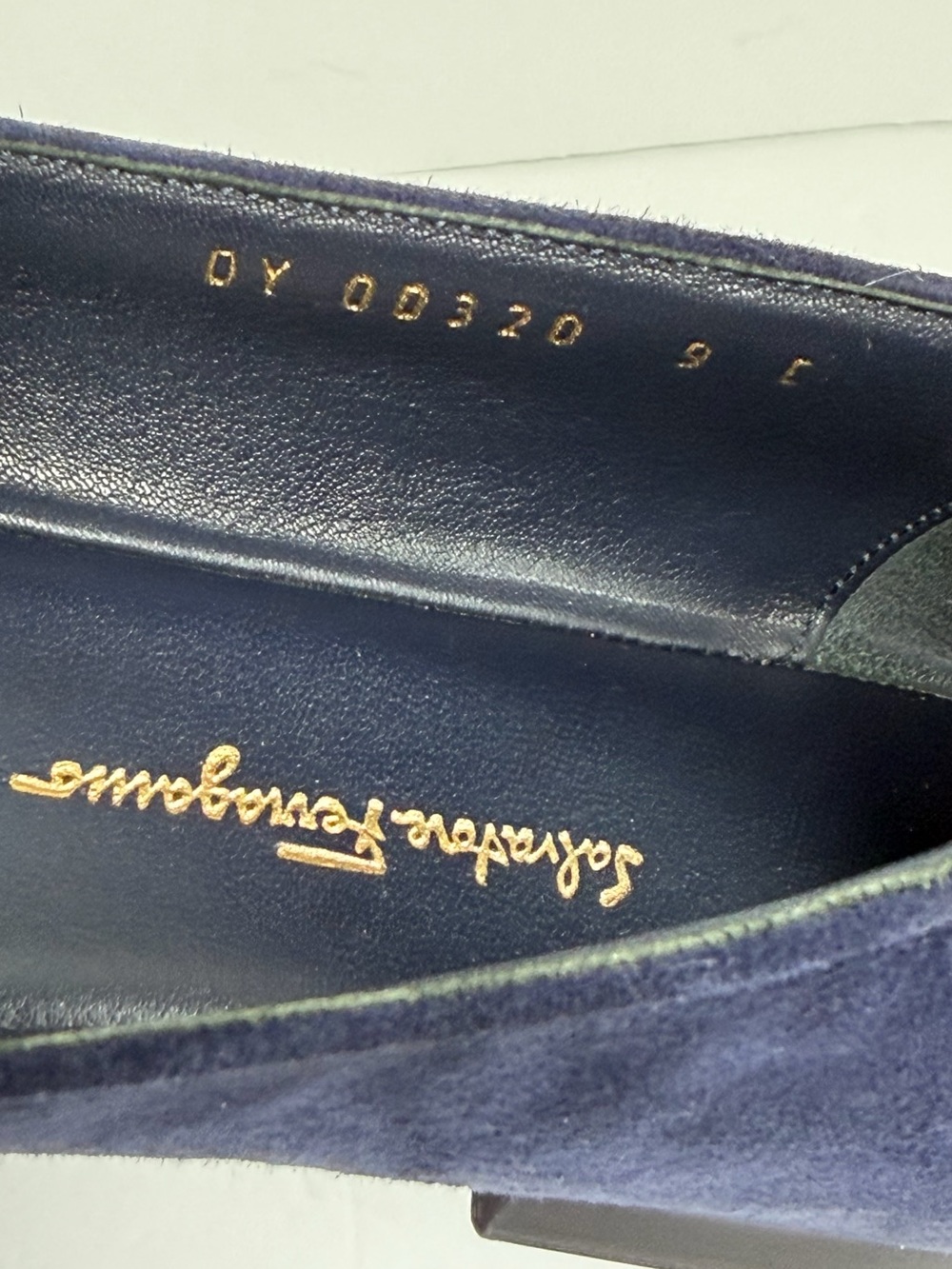 SALVATORE FERRAGAMO Navy Blue Trifoglio Loafer - size 9 C - Picture 12 of 13